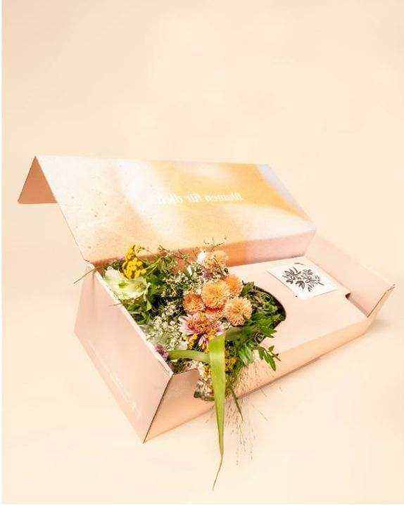 Bridal bouquet hero